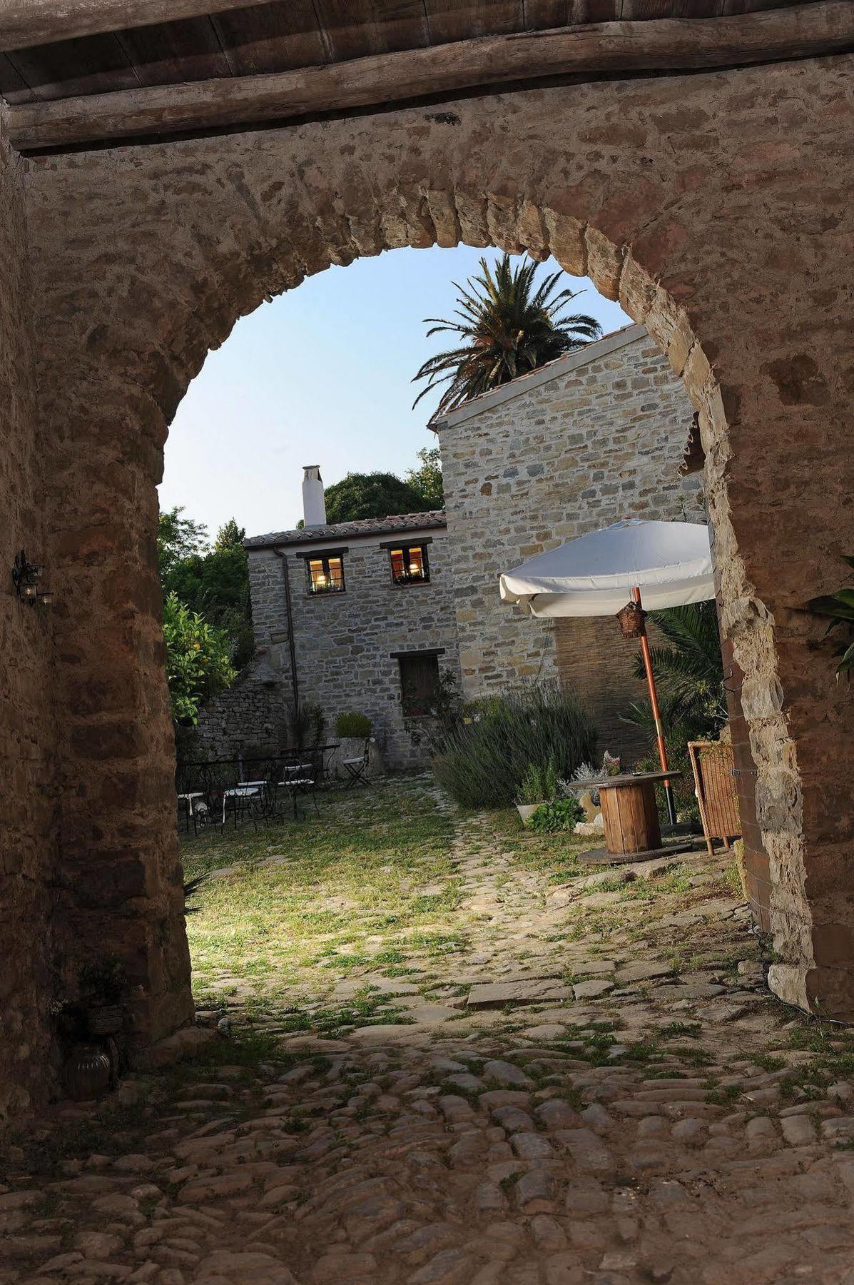 Antica Locanda Lunetta Мандас Экстерьер фото