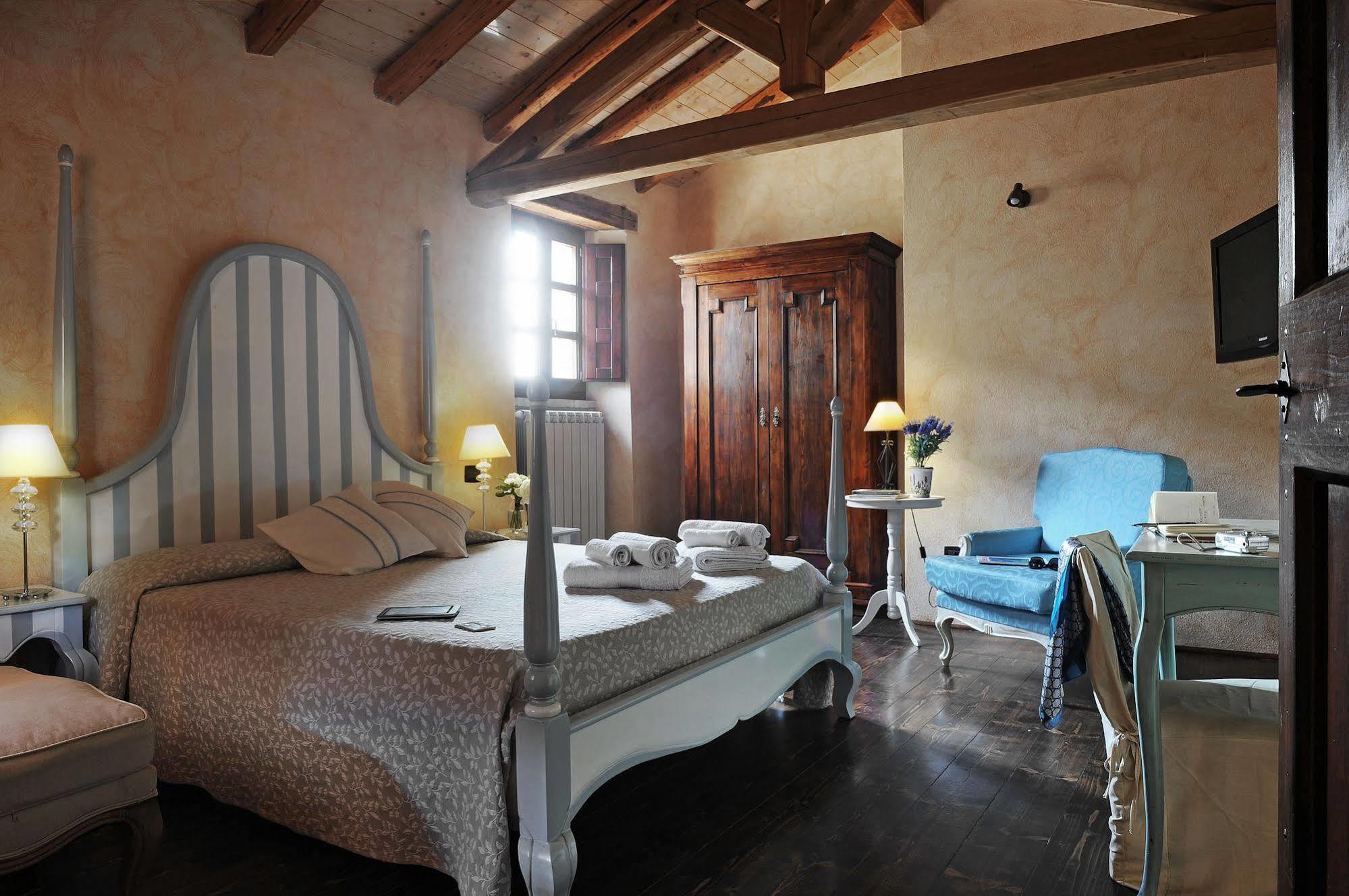 Antica Locanda Lunetta Мандас Экстерьер фото