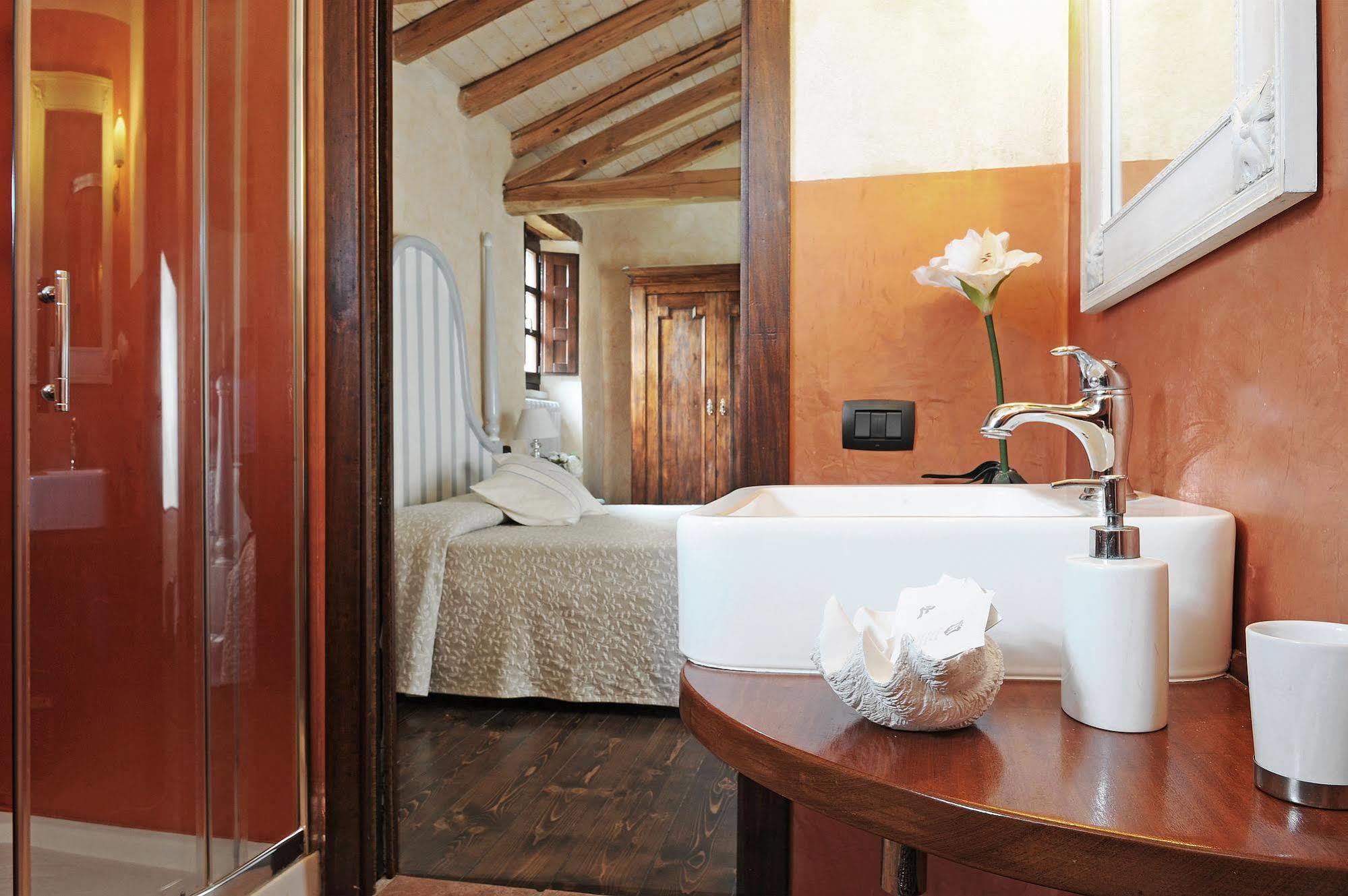 Antica Locanda Lunetta Мандас Экстерьер фото